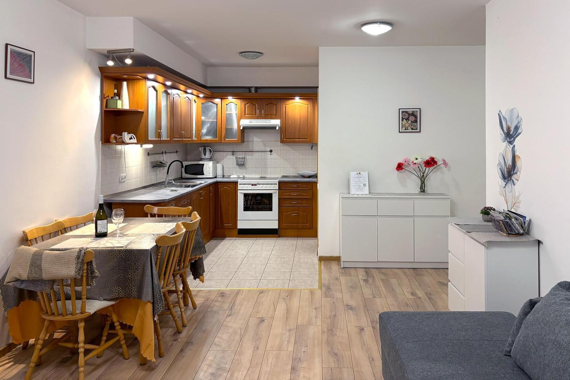 Calm Premium Apartment, Terrace & Garage Apartamento