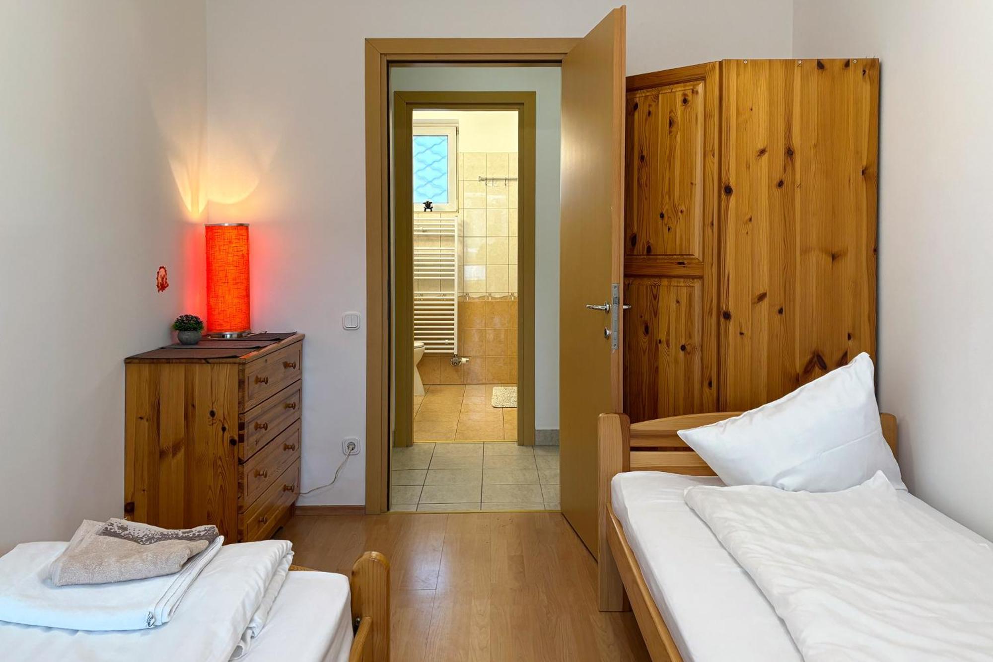 Calm Premium Apartment, Terrace & Garage * Budapest